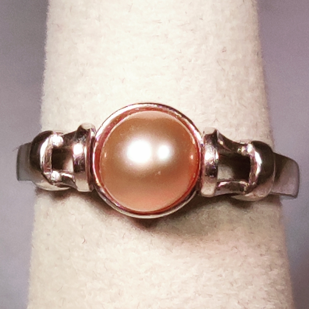 Vantel Pearls Fortune Teller Ring View 3